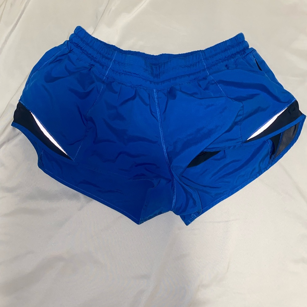 lululemon jet blue Hotty Hot low rise 2.5”